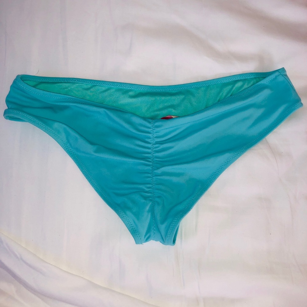 VS bathingsuit bottoms